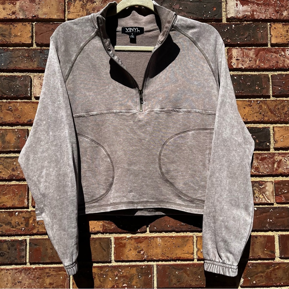 NWOT Vinyl Cropped Pull Over